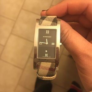 Burberry Watch with Box & Watch cleaning cloth
